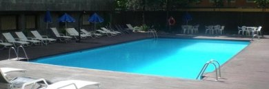 Madrid en el Paseo de la Castellana con piscina y desayunos
