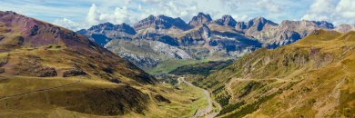 Escápate al entorno privilegiado de Candanchú (Pirineo Aragonés) ¡1 niño GRATIS!