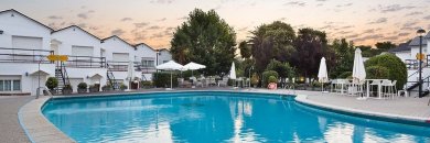 Madrid te espera con estilo: hotel 4* con piscina