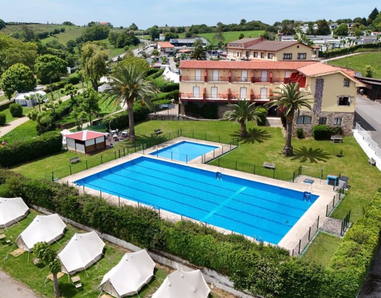 Desconecta en un camping en Santillana del Mar (Cantabria)