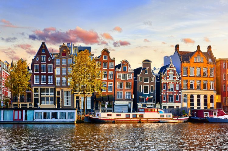 Circuito por Ámsterdam, Bruselas, Brujas y Gante con vuelos y desayunos incluidos