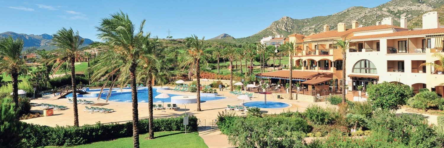 Fantástico Resort 3* rodeado de jardines y cerca de la playa en la Costa Dorada