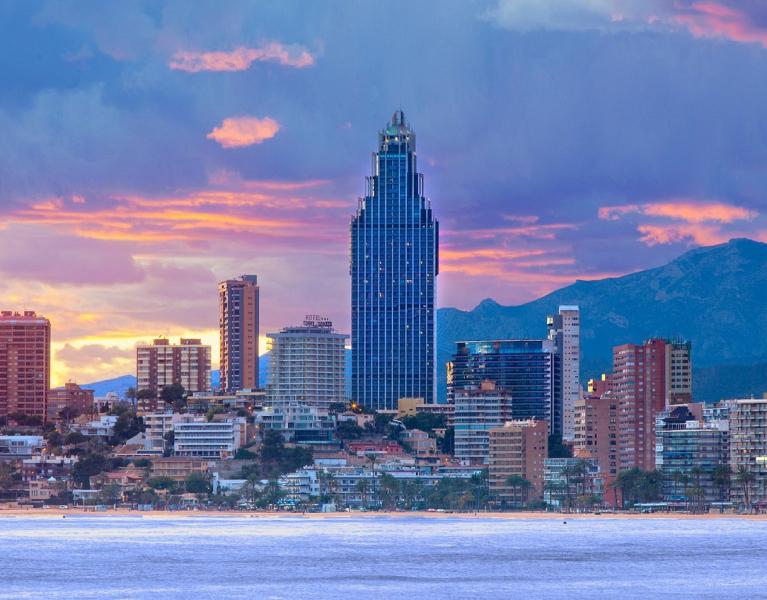 Alójate en el hotel más alto de Europa (Benidorm)