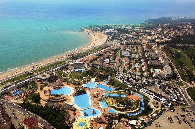 La Pineda resort 4*: relax by the beach on the Costa Dorada