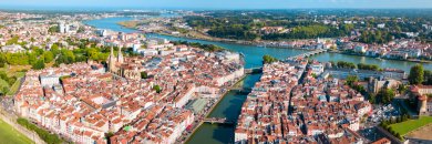 Descubre Bayona (Francia) alojado en hotel 3*
