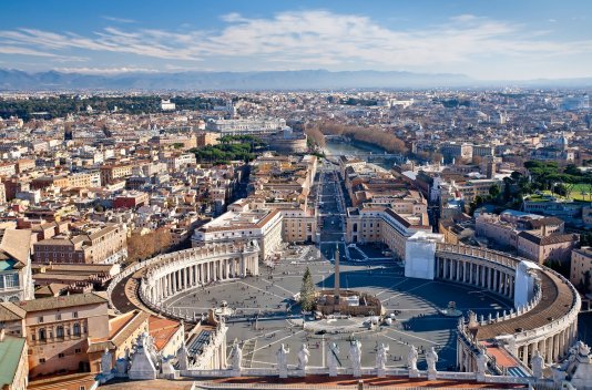 ¡Zarpa en ferry a Italia en el Puente de Diciembre y descubre Roma!