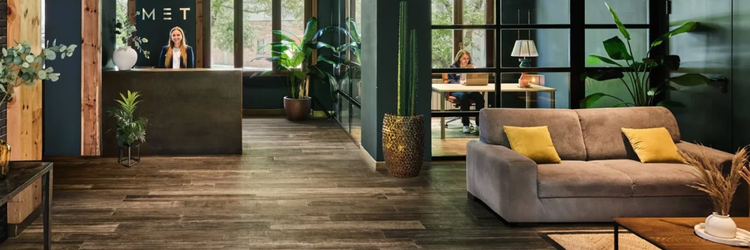 Descubre Pamplona en un hotel moderno y acogedor