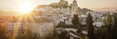 Alójate en un entorno natural con patrimonio histórico