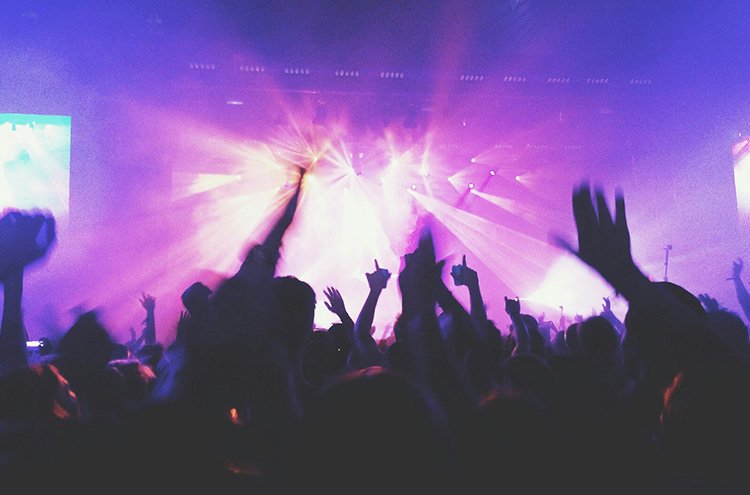 Vive en directo a Laura Pausini en concierto ¡No te lo pierdas!