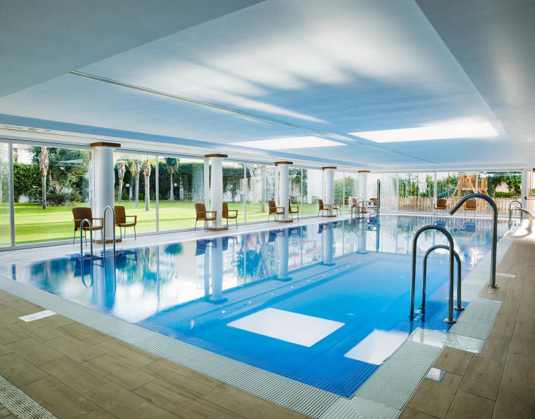 Fuengirola con piscina climatizada y sabor andaluz