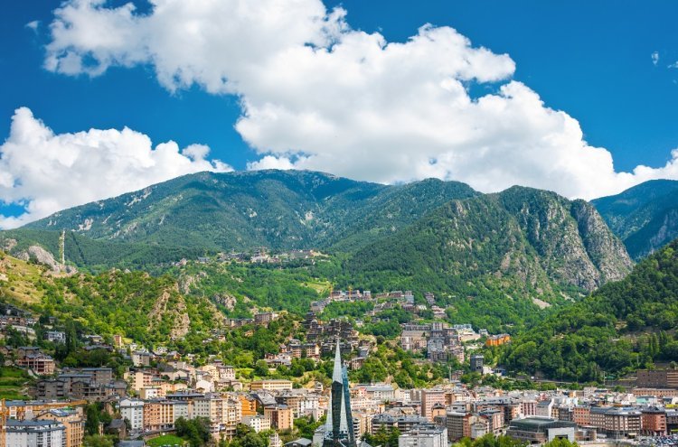 Arranca la Temporada de Nieve en Pas de la Casa: Hotel 4* de Montaña con Cenas Incluidas