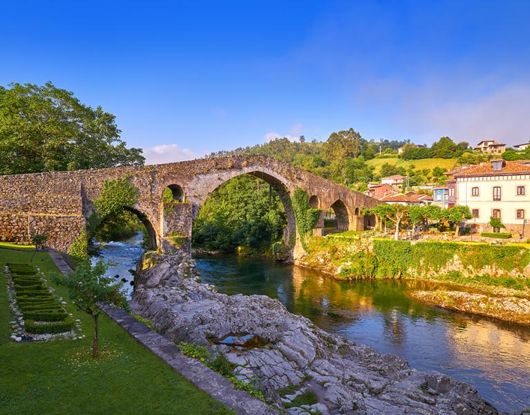 Escápate a Cangas de Onís: naturaleza, historia y descanso desde Asturias