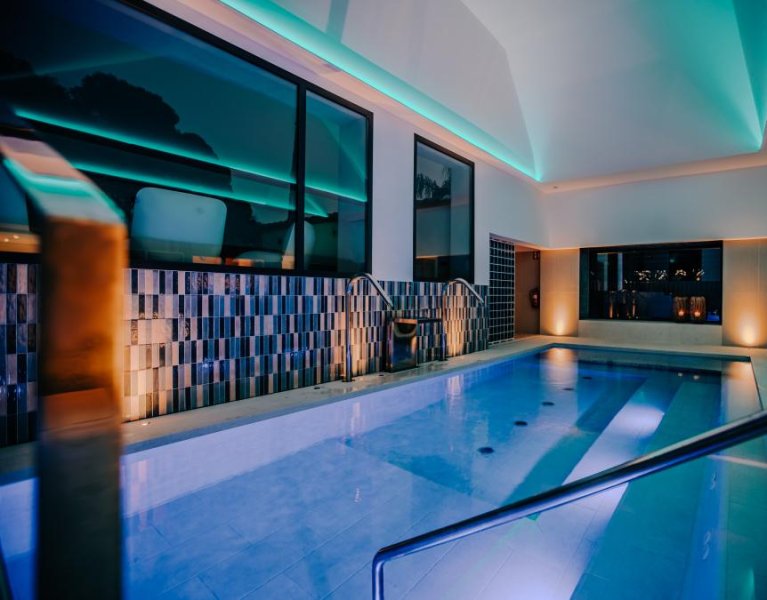 Camping de lujo de la Costa Dorada en primera línea de playa ¡incluye SPA!