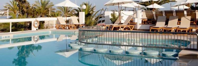 El viaje perfecto a Ibiza: ferry + hotelazo 4* delante del mar