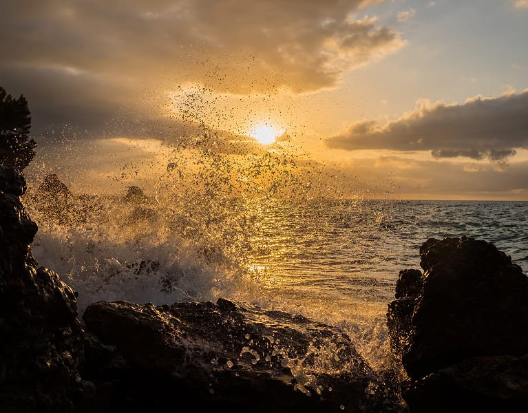 Escápate a la Costa Dorada: relax en Miami Platja junto al mar