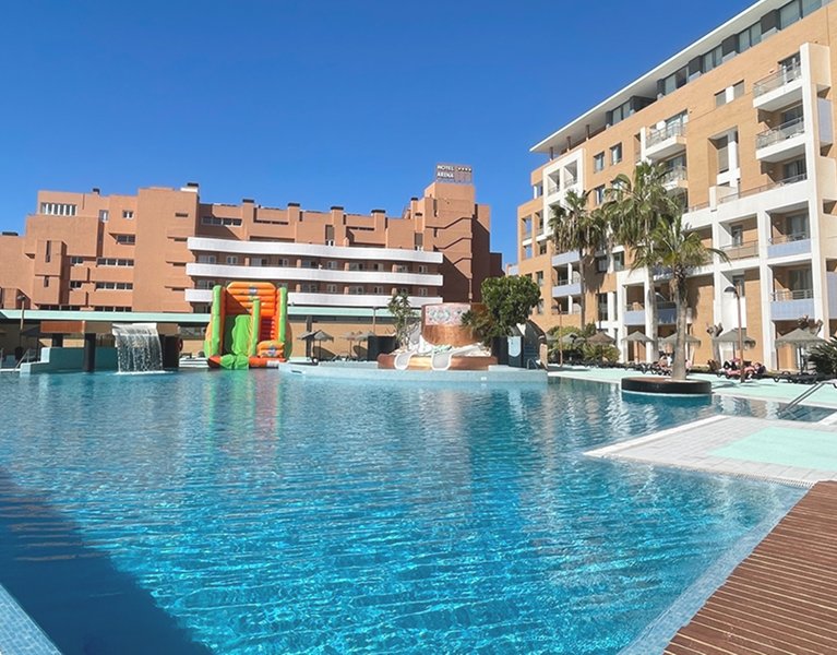 Roquetas de Mar en un hotelazo 4* con pensión Completa