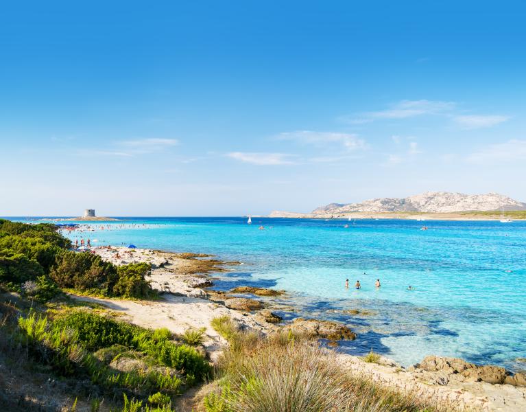 ¡Oportunidad única! Vacaciones en Cerdeña en hotel 4* con Media Pensión y barco incluido