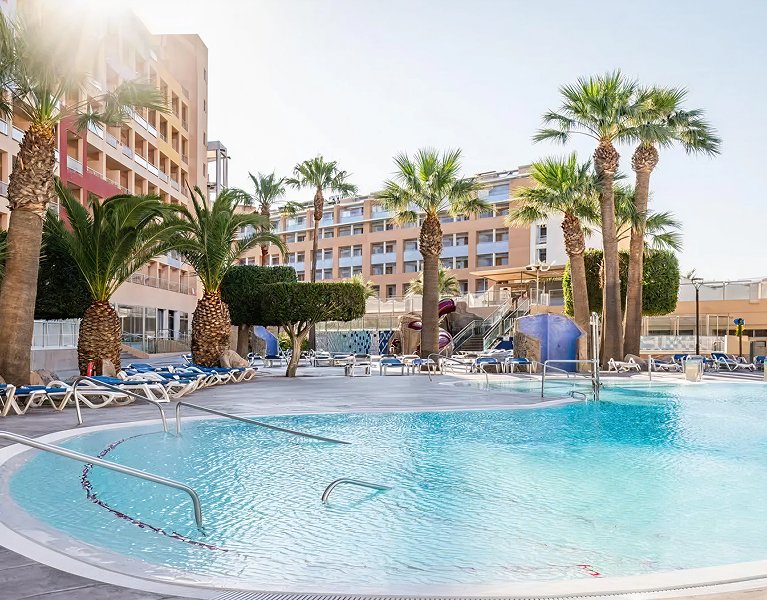 ¿Pensando en las vacaciones? Roquetas de Mar en hotel 4*, ¡vámonos!