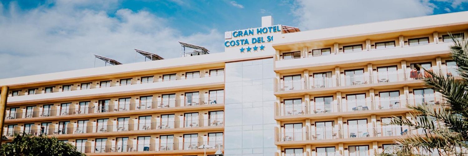 La Cala de Mijas: tu plan perfecto de playa en plena Costa del Sol