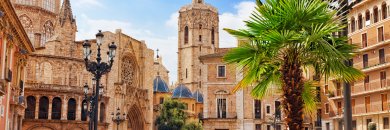 Valencia a tu ritmo: alójate en un hotel 4* con piscina climatizada y desconecta