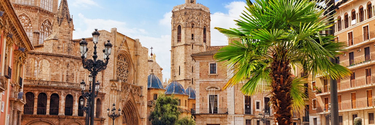 Valencia a tu ritmo: alójate en un hotel 4* con piscina climatizada y desconecta