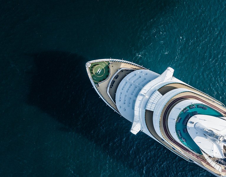 Mayo al sol de Crucero por el Mediterráneo con Costa Cruceros