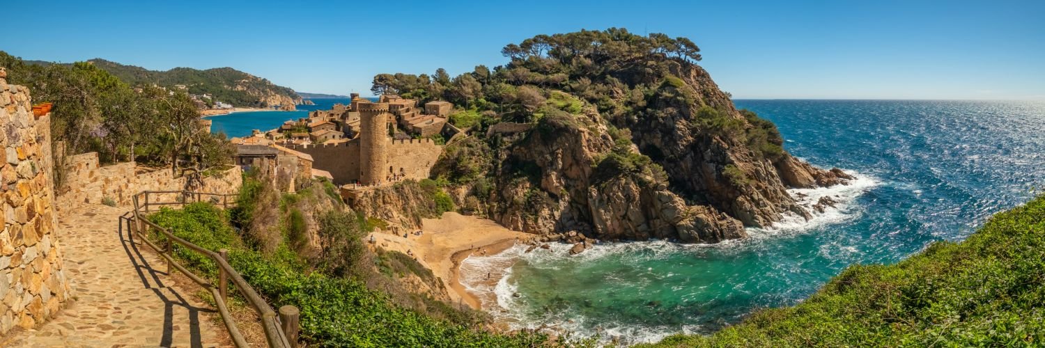 Escápate a Tossa de Mar alojado en hotel 3*
