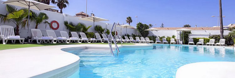 Pleno verano en Roquetas de Mar en hotel 4* 