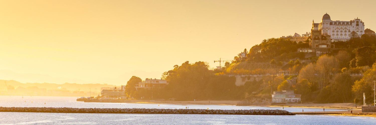 Escapada a la ciudad de Santander: hotel céntrico con desayuno incluido