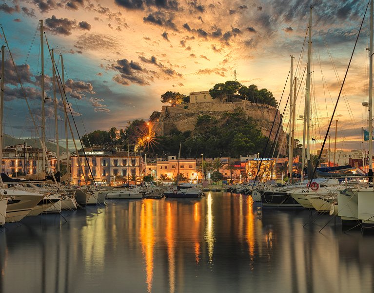 ¡Descubre Denia! La joya de la Costa Blanca en hotel a 50m de la playa