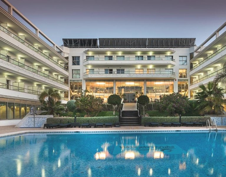 ¡Escápate a Albir y déjate llevar por el descanso mediterráneo!