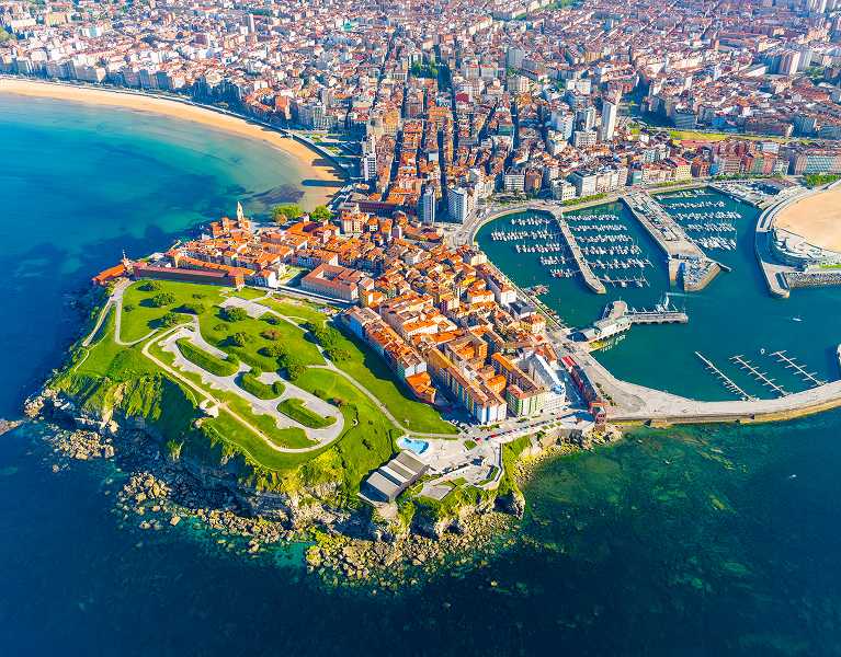 Escapada perfecta en Gijón: Hotel 4* a unos pasos del mar