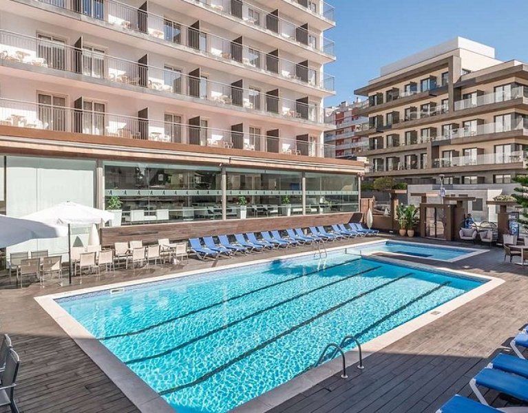 ¡Adults Recommended! Relájate y descubre Lloret de Mar en hotel 4* 