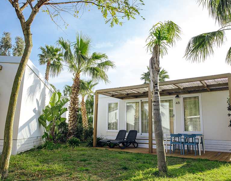 Escápate a la Costa Dorada: resort en Miami Platja junto al mar