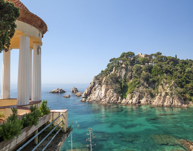 Blanes a pie de playa: Hotel con piscina a 200m del mar