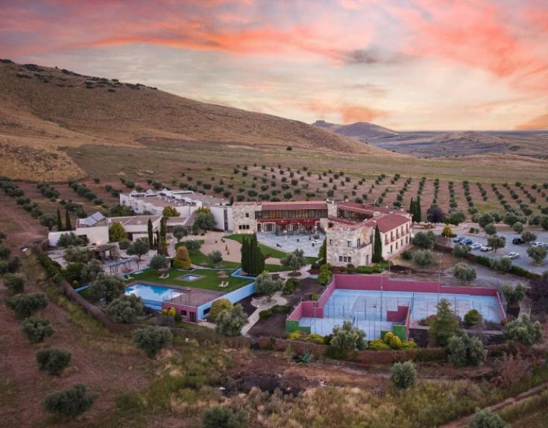Relájate en un spa con encanto junto a la joya medieval de Toledo