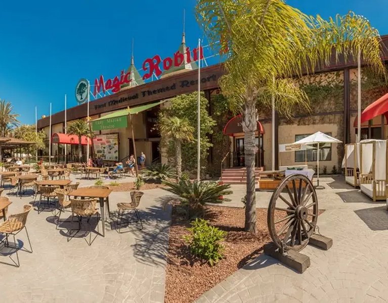 Diversión medieval en resort 4* con Todo Incluido Promo, niños hasta 16 años viajan GRATIS