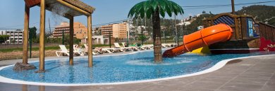 El verano más refrescante te espera: escápate a Malgrat con hotel Superior y toboganes incluidos