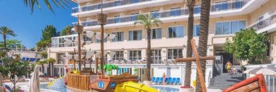 Las playas de Calella te esperan, ¡disfrútalas en un hotel 4*!