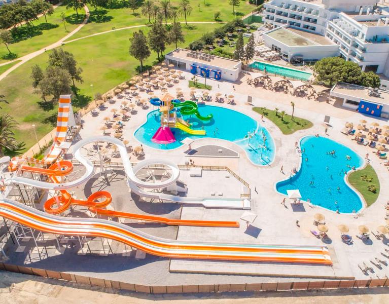 Hotel 4* con parque acuático cerca de Cádiz: ¡tus próximas vacaciones!