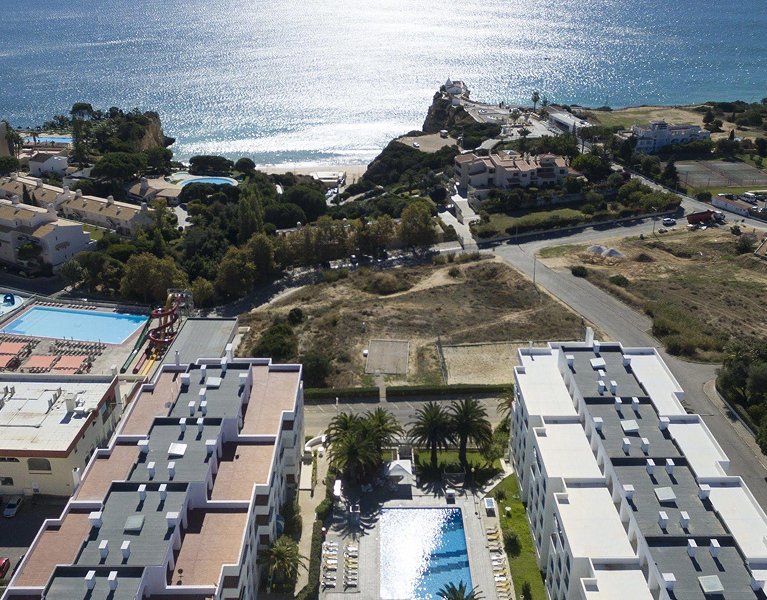 Algarve en Familia: Tu balcón privado al Atlántico