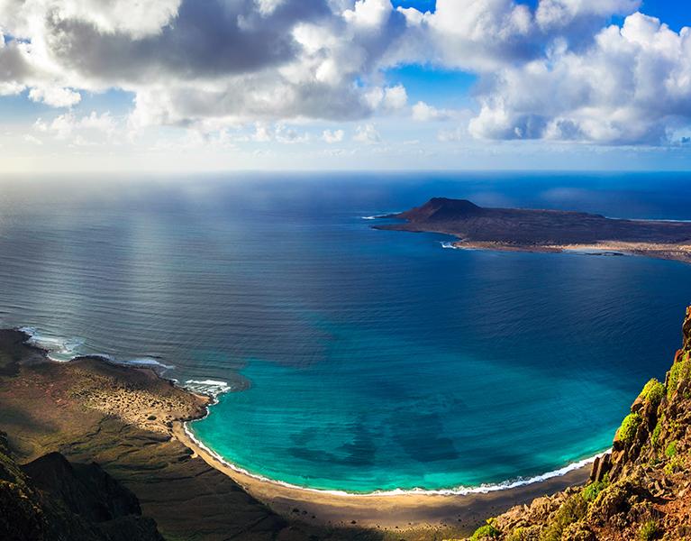 Lanzarote a precio irresistible: tu escapada solo para adultos por menos de lo que imaginas