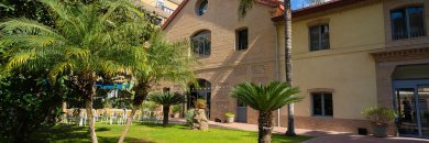 Alójate en una antigua fábrica ahora hotel 4* en Valencia