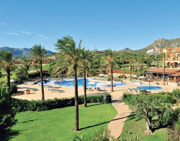 Oasis en la Costa Dorada: relax total en un resort rodeado de naturaleza
