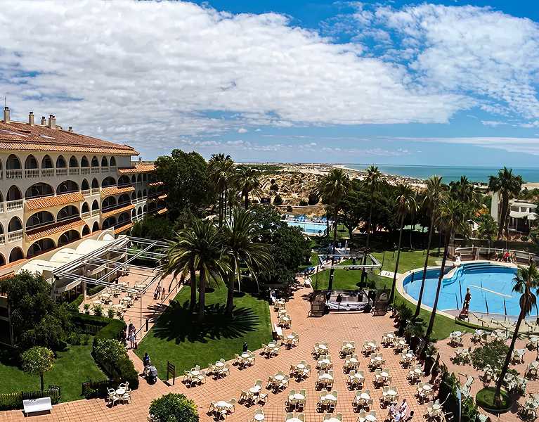 Disfruta de Doñana en hotel 4* con acceso directo a la Playa de Matalascañas.