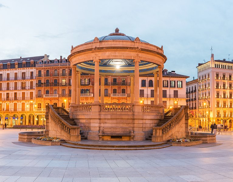 Pamplona: un paseo por la historia entre murallas y jardines