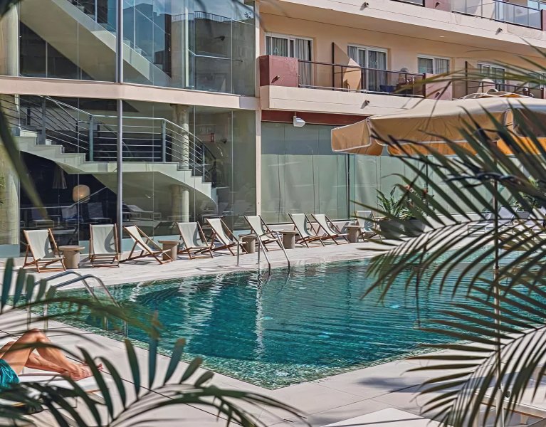 Experiencia 4* superior: lujo y relax en primera línea de playa