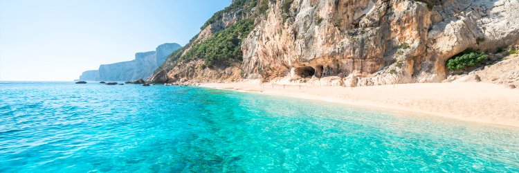 Verano en Cerdeña: resort 4* frente al mar, ¡con ferry incluido!