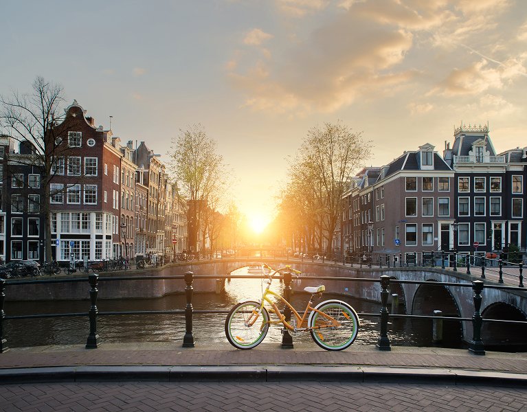 Circuito por Ámsterdam, Bruselas, Brujas y Gante con vuelos y desayunos incluidos