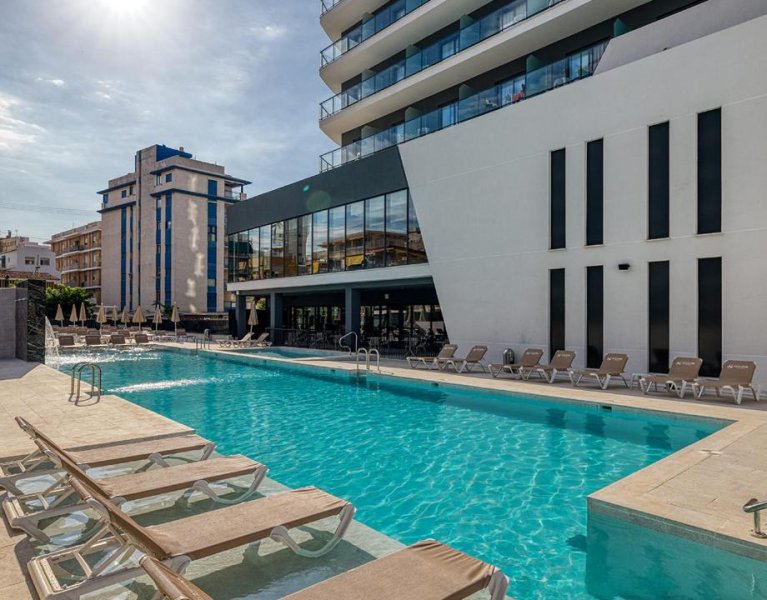 Tu escapada perfecta a Gandía en hotel 4* junto al mar